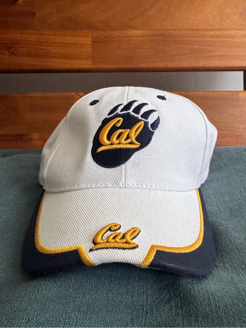 UC BERKELEY Golden Bears Claw Adjustable Baseball Hat
